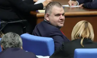Последният окоп на Пеевски
