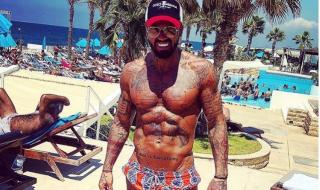 Благо Джизъса е свободен ерген! (СНИМКИ)