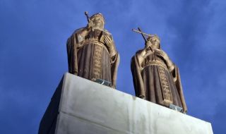 С тържествена церемония в Пазарджик бе открит 17-метров паметник на Св. Св. Константин и Елена 