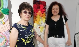 Веселина Анастасова – изложба живопис и текстил в художествената галерия в Благоевград