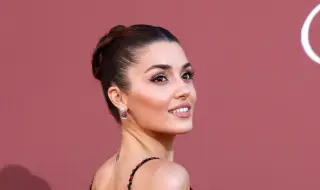 Ханде Ерчел заблестя в златна рокля за нова рекламна кампания