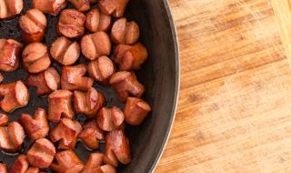 Рецепта на деня: Хапки от наденица в барбекю сос