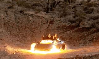 Американец взриви Lamborghini, за да направи изкуство (ВИДЕО)