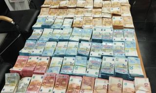 Митничари спипаха турски гражданин с укрита в камиона му валута за 1.3 млн.лева