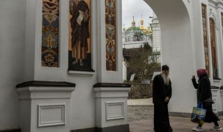 Скандал разтърси най-свещеното място в Украйна - Киевско-печорската лавра