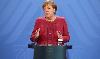 Меркел: Ще накажем тези, които разпространяват омраза към евреите по улиците