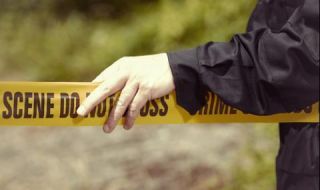 Откриха мъртъв мъж с омотана щора около врата в Благоевград