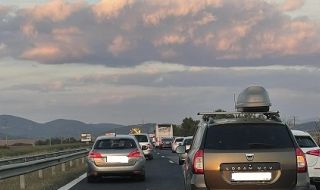 Катастрофа с 3 коли на магистрала "Хемус" посока Варна