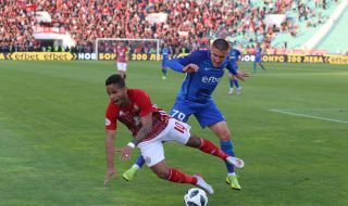 Румънски тим с интерес към талант на Левски