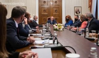 Президентът: Българските граждани трябва да имат надежден достъп до лекарствени средства и фармацевтична грижа