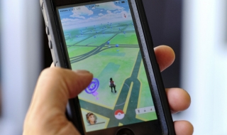 Манията продължава: 62-годишен затъна в кал до кръста заради "Pokemon Go"