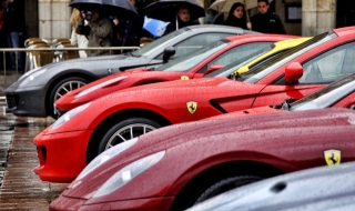 Знаете ли защо Ferrari-тата са червени?