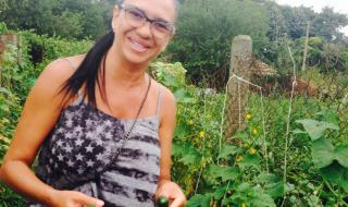 Анита Мейзер ще пише книга