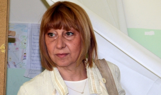 Клисарова: Въвеждаме един учебник по всеки предмет