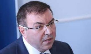 Костадин Ангелов към спешните медици: Спокойно, може пак да затегнем мерките