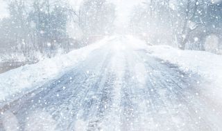 АПИ предупреди шофьорите: Тръгвайте с готови за зимни условия коли