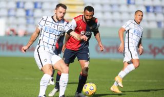 Интер се стегна в края и обърна Каляри