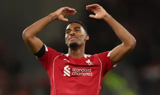 Ливърпул планира да задържи ключови полузащитници с нови договори