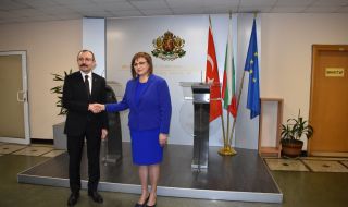 Нинова и Муш обсъдиха спешния внос на стомана и желязо за българската икономика