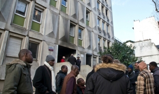 Бежанец почина при „подозрителен“ пожар в Париж