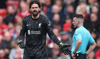 Ливърпул не продава Алисон въпреки силния интерес от Ювентус