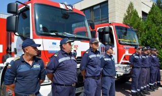 Пожарникарите ни в Скопие: Най-тъжна е мъката в очите на хората
