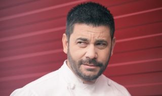 Шеф Ангелов фалира?