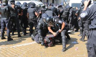 Дамбовеца и съпредседател на „Зелено движение“ – сред арестуваните около НС