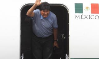 Ево Моралес избяга от Боливия