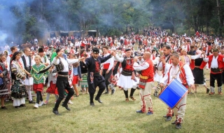 Фестивалът на фолклорната носия &quot;Жеравна 2016&quot; започва в петък