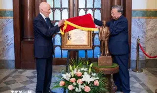 Симеон II разговаря с генералния секретар на Виетнамската комунистическа партия То Лам