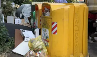 Доброволци помагат в почистването на столичните квартали "Изток" и "Дианабад" 