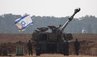 Израелската армия: Напредваме към Газа под тежък обстрел