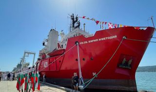 Корабът "Св. св. Кирил и Методий" пое обратно към България