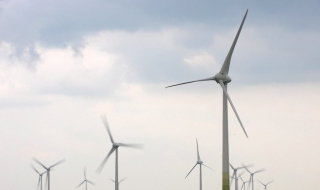 Строят плаващ ветрогенераторен парк край Фукушима