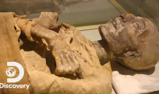 13 април 2001 г.: Открити са 20 позлатени мумии в Египет