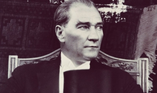 19 май 1881 г. Ражда се Ататюрк