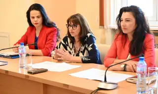 Министър Ефремова: Застаряването на населението ще увеличава нуждата от грижи за възрастни и хора с увреждания