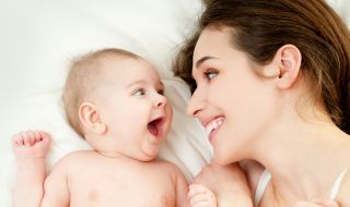 Откриха странна причина за хълцането при бебетата