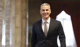 Служебният премиер обеща да няма министри на конци 