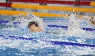 Транссексуални плувци няма да могат да се състезават свободно при жените