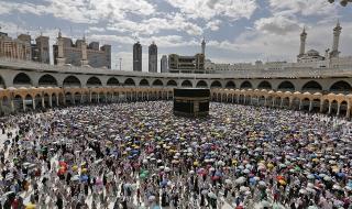 Коронавирус: Ще се откажат ли мюсюлманите от свещения месец Рамазан