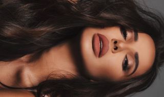 Николета Лозанова разпали мъжките фантазии с гола СНИМКА