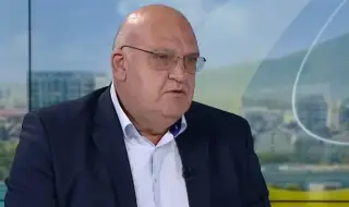 Д-р Брънзалов: Като ученици имахме една задача - басейн, две тръби го пълнят, няколко го празнят. С бюджета e същото