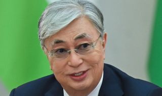 Президентът на Казахстан оглави и управляващата партия