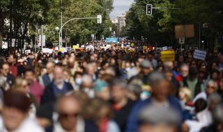 Стотици хиляди испански здравни работници протестираха в Мадрид