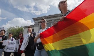 Грандиозен скандал в Москва! Русия депортира германец за хомосексуална пропаганда