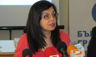 Кунева: Писмото на посланиците е последно предупреждение за България