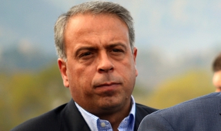 Ексдепутат облагодетелствал фирми на майка си