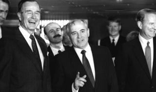 3 декември 1989 г. Горбачов и Буш слагат край на Студената война - Декември 2018